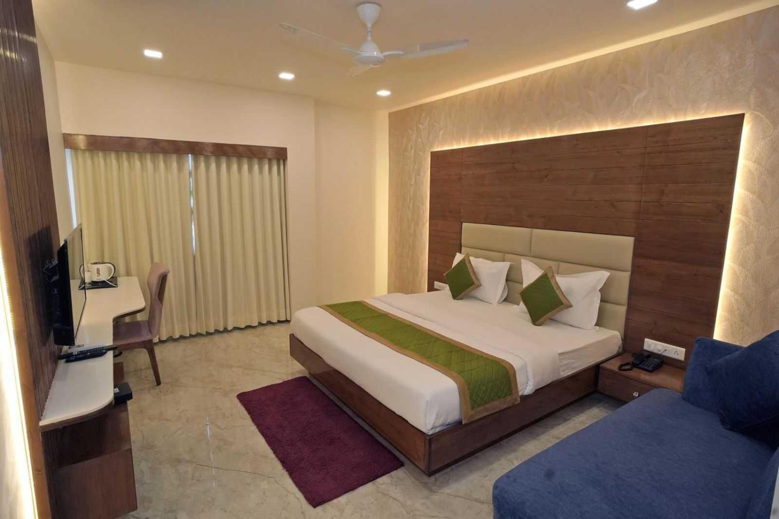 Hotel O The Kia Residency Hotel And Banquet Ahmedabad Exteriör bild
